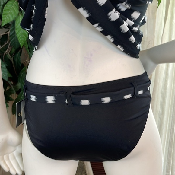BLACK & WHITE D-CUP HALTER TANKINI - Picture 7 of 10